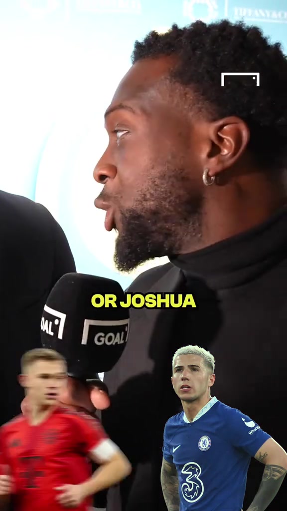 中场球员二选一网友萨