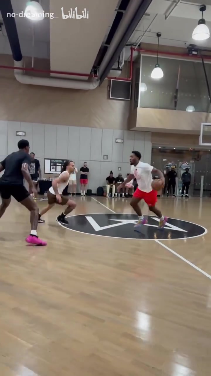 太横了米切尔这身体素